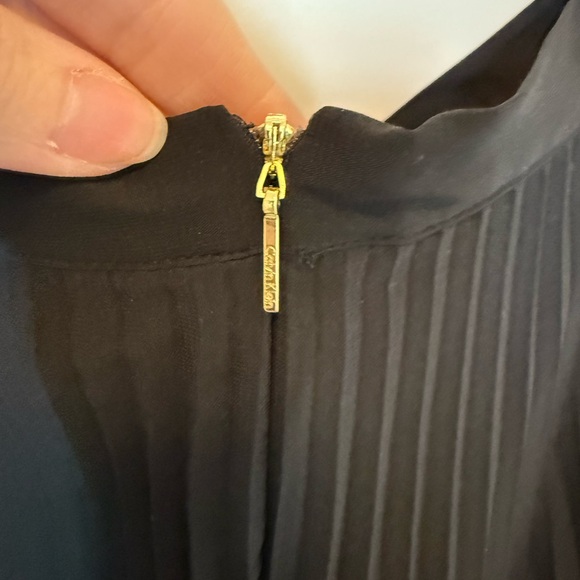 Calvin Klein midi shirt pleated black size large - Picture 6 of 6